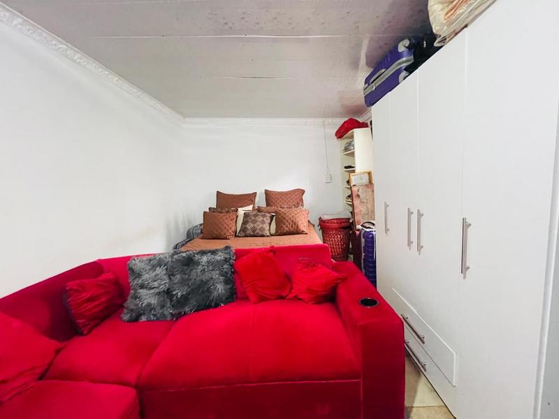 7 Bedroom Property for Sale in Orange Grove Eastern Cape